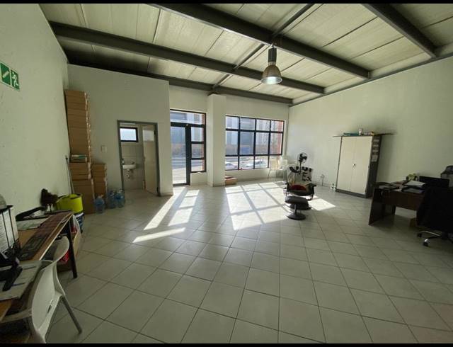 190M² WAREHOUSE TO LET IN TUNNEY
